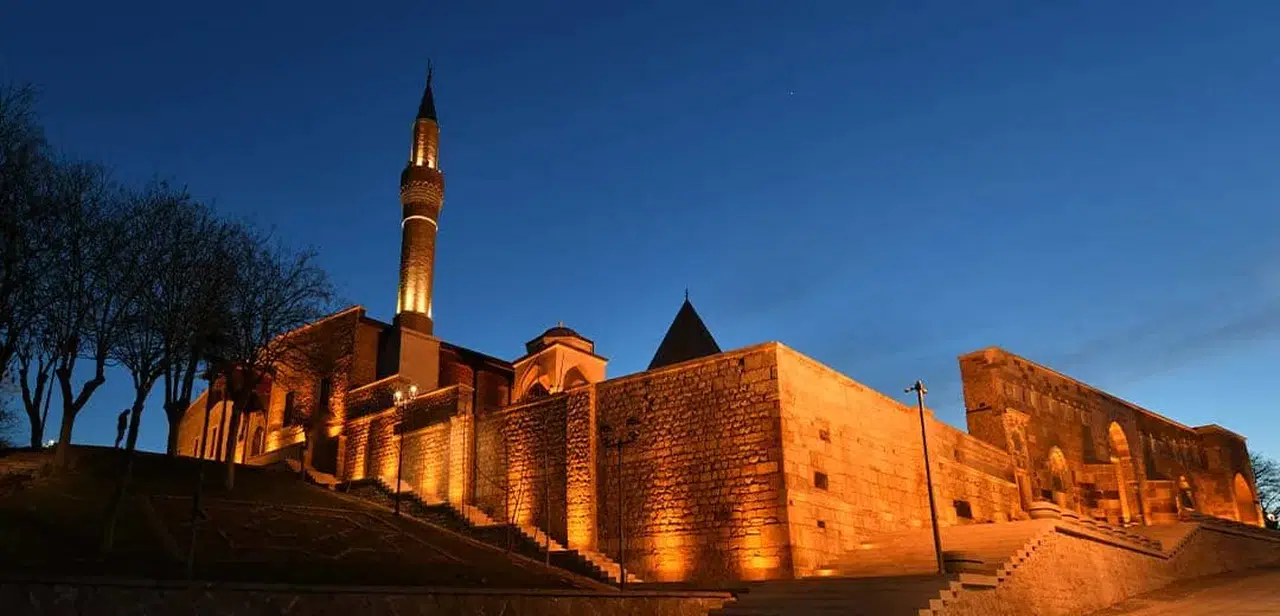 Nasıl korunuyorlar? Konya'daki tarihi mabetlerde güvenlik zaafı