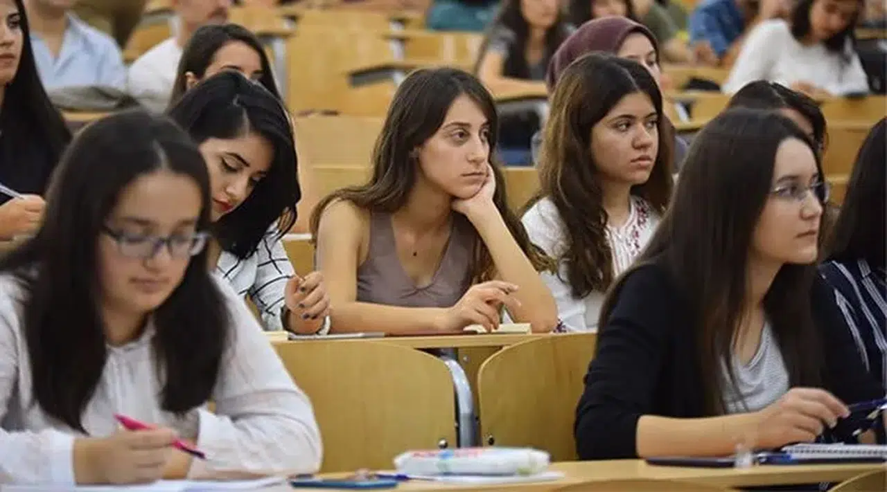 YÖK'ten depremzede öğrenci kararı: 'Özel öğrencilik' hakkı 1 yıl daha uzatıldı