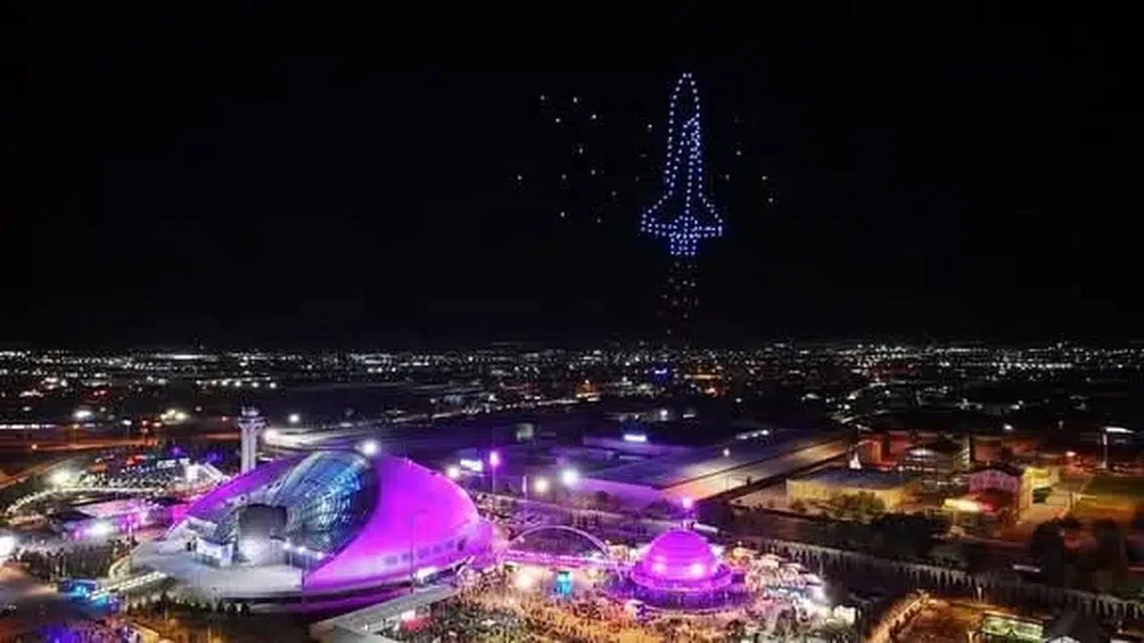 Konya'da yüzlerce drone gökyüzünü aydınlattı. Büyük şölen var