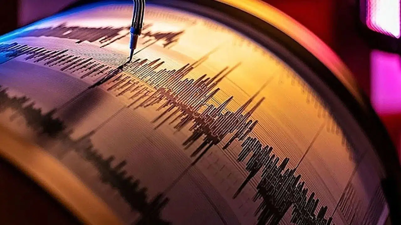 Beşik gibi sallanıyor! Balıkesir'de art arda 2 deprem
