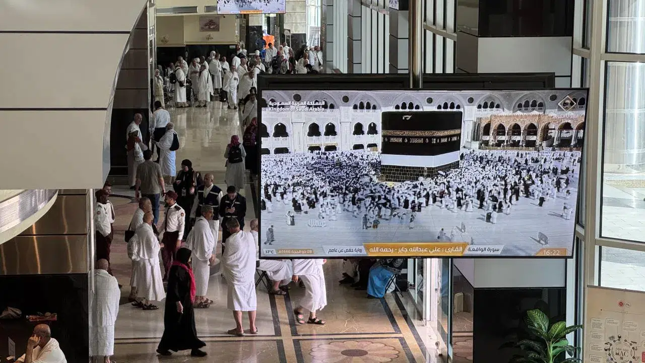 Dikkat! Kabe'yi de alet ettiler: Hacı adaylarını böyle kandırıyorlar