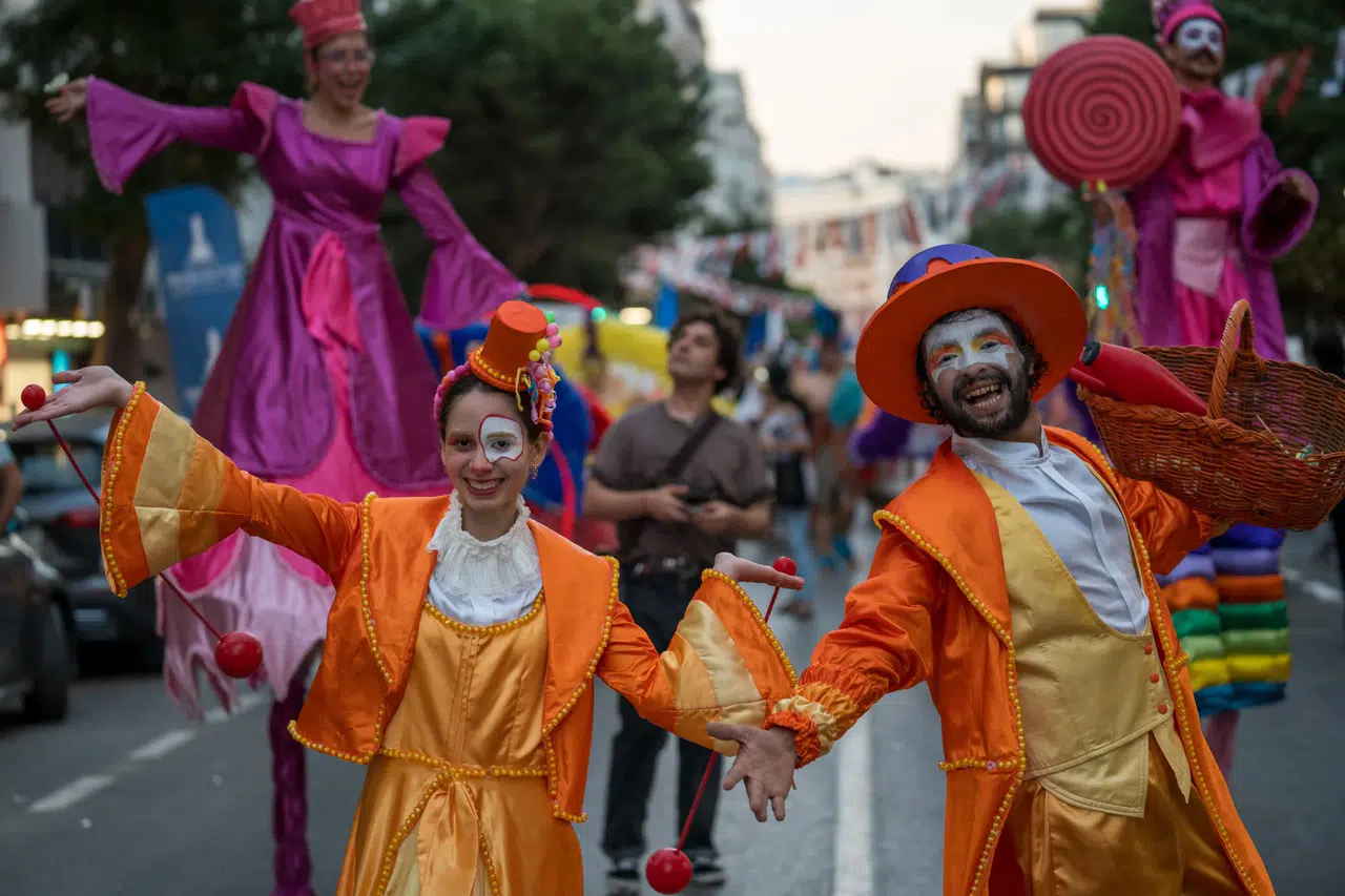 İzmir'de Rio Karnavalı havası: Bir tarih canlandı