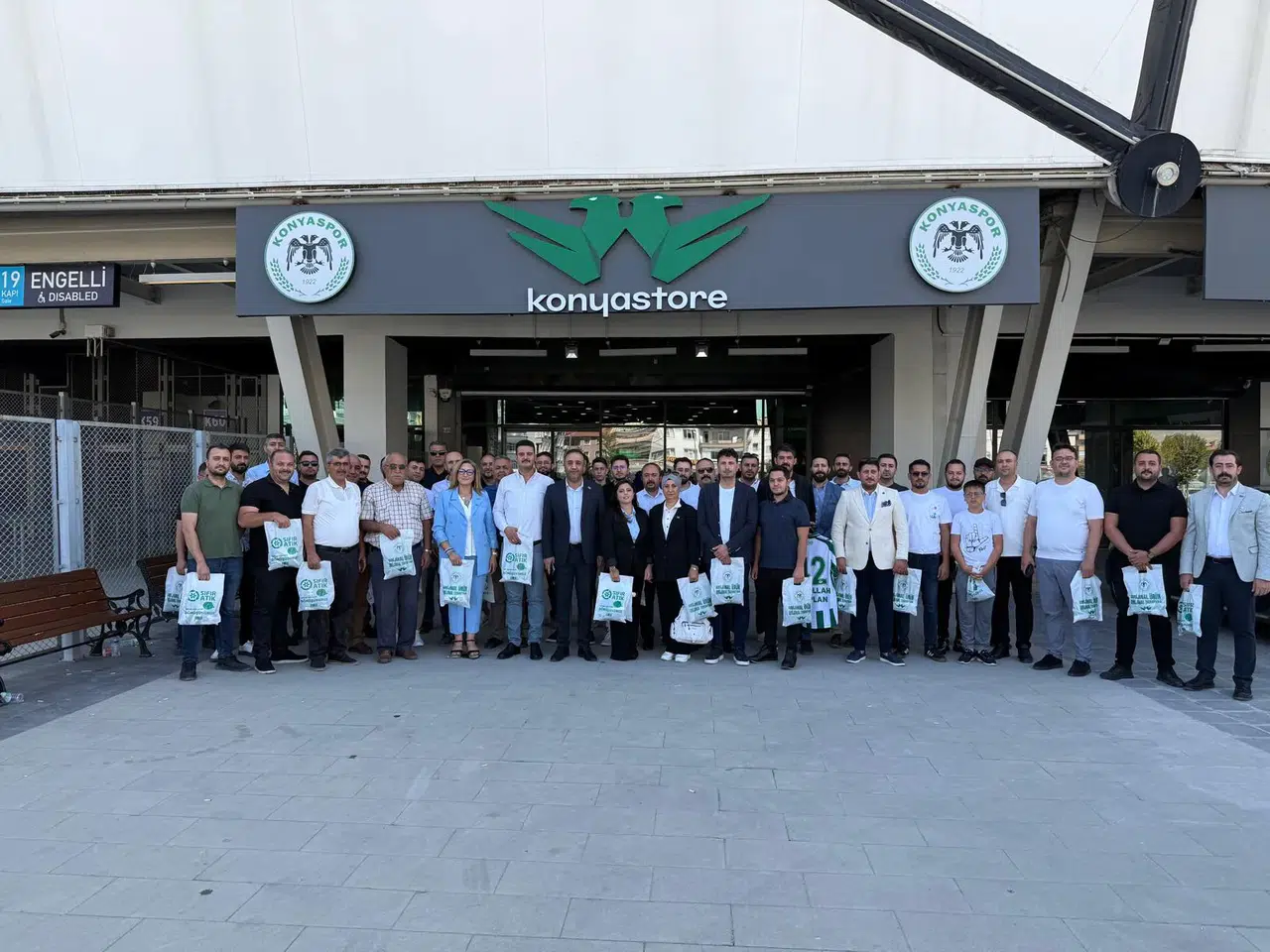 Anahtar Parti Konya'dan, Konyaspor'a forma desteği