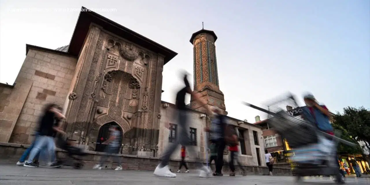 Konya’da binlerce kişi önünden geçiyor: Şaheser ne zaman açılacak?
