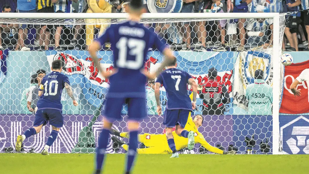 Futbol’da penaltı vuruşuna yeni düzen! FIFA’dan flaş karar