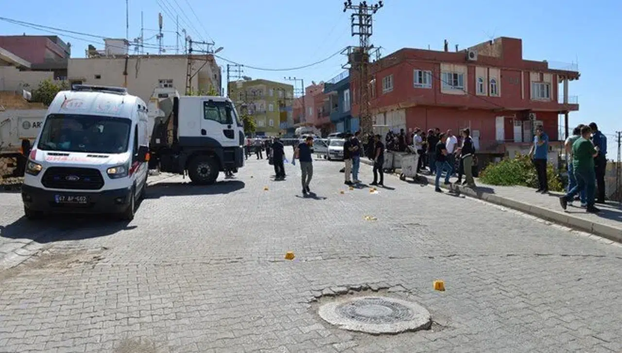 Pisi pisine öldü: Toz kavgası ayırmak isterken canından oldu