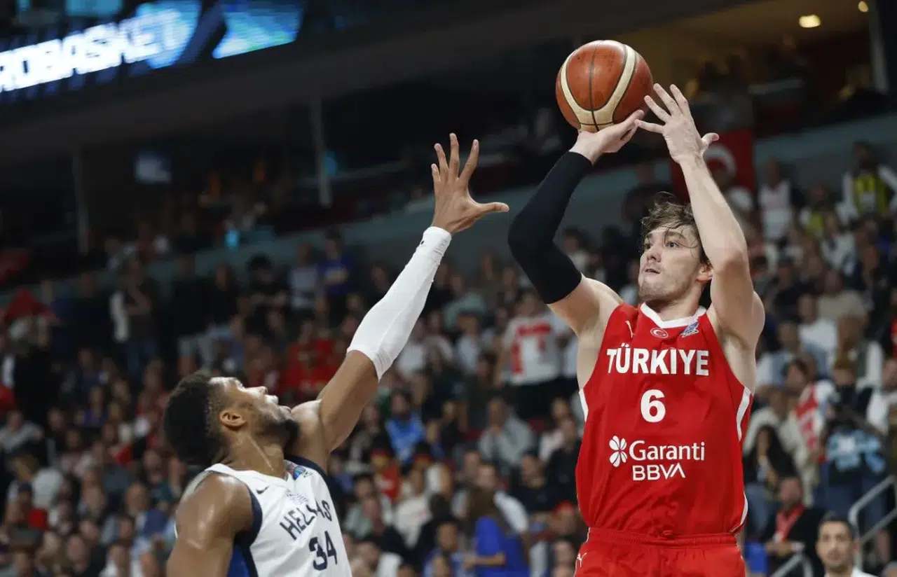Avrupa'nın en büyüğü belli olacak: Milliler parkeye çıkıyor