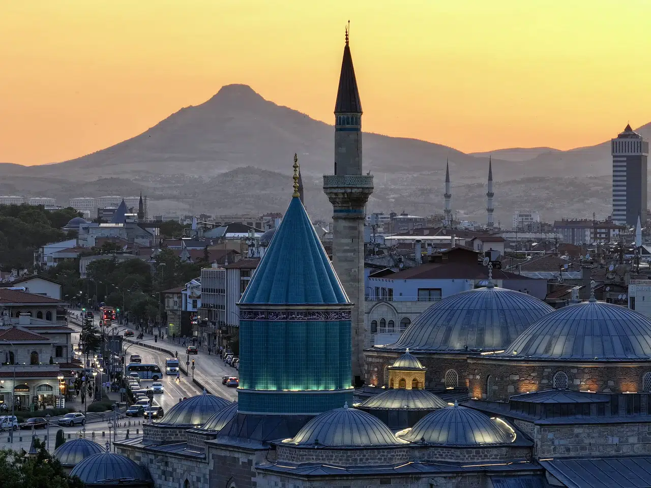 Konyalı vatandaşlar bu sese hayran: Perşembe günleri okunuyor