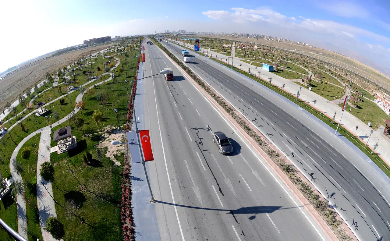 Konya - Ankara Yolu tek şeride düştü: KGM onarıma başladı