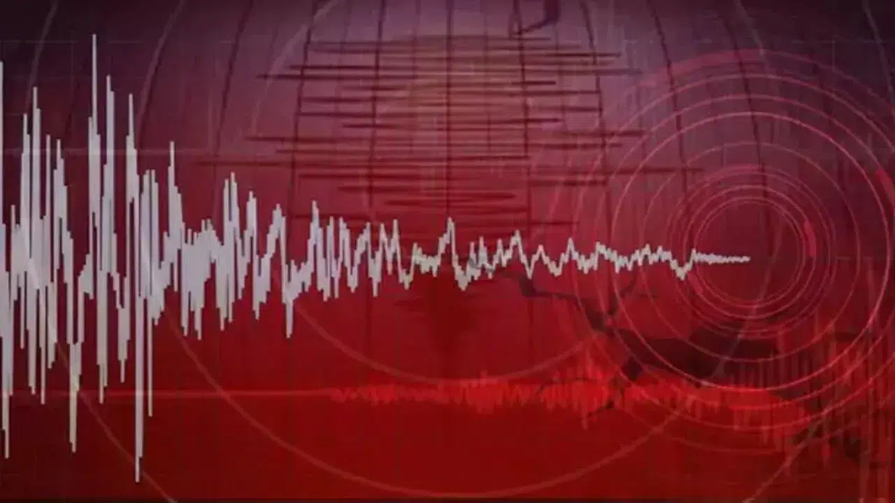 Balıkesir'de 5 büyüklüğünde deprem! İstanbul, İzmir, Bursa'da da hissedildi