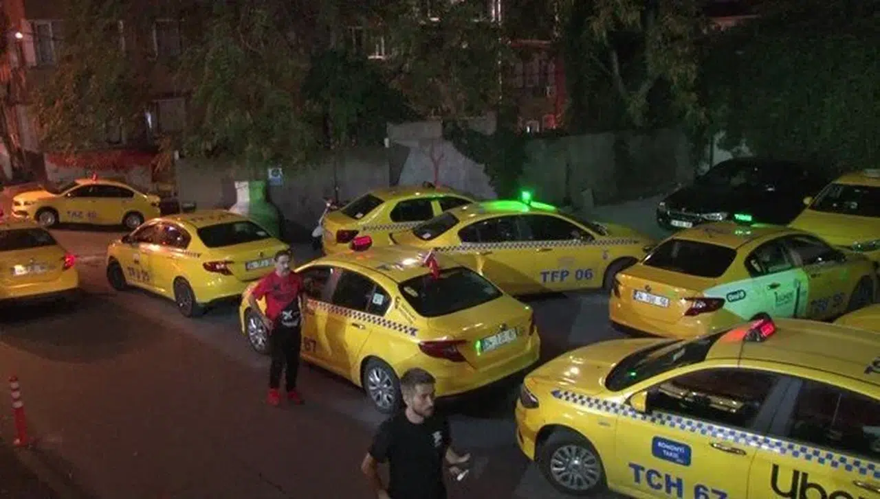 İstanbul'da taksici silahlı saldırıda öldü: Taksicilerden eylem