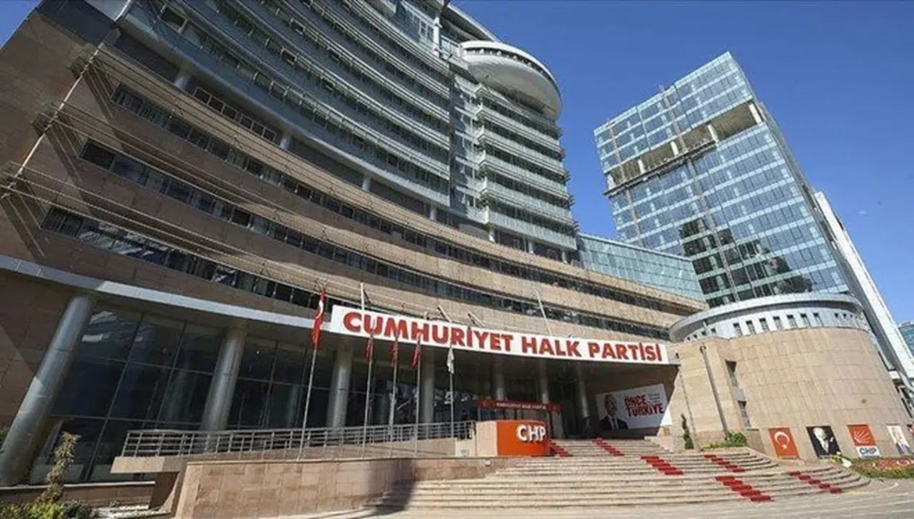 CHP olağanüstü kurultaya gidiyor