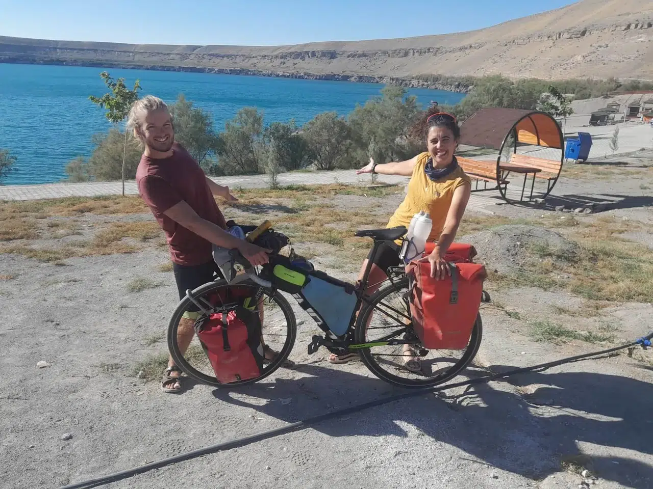 Dünyanın öbür ucundan geldiler: Genç turist çift için Konya'nın güzelliği motivasyon kaynağı oldu