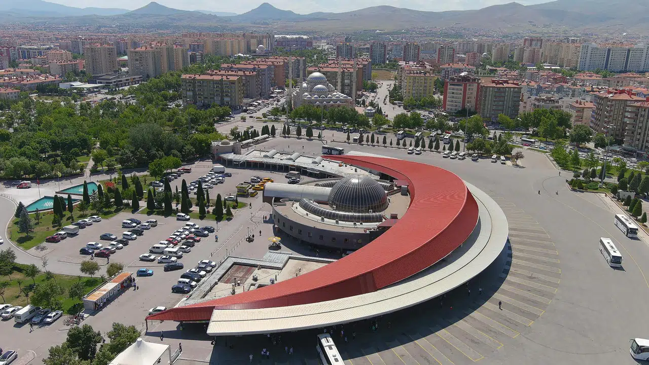 Konya hareketlendi: Akın akın şehre geliyorlar