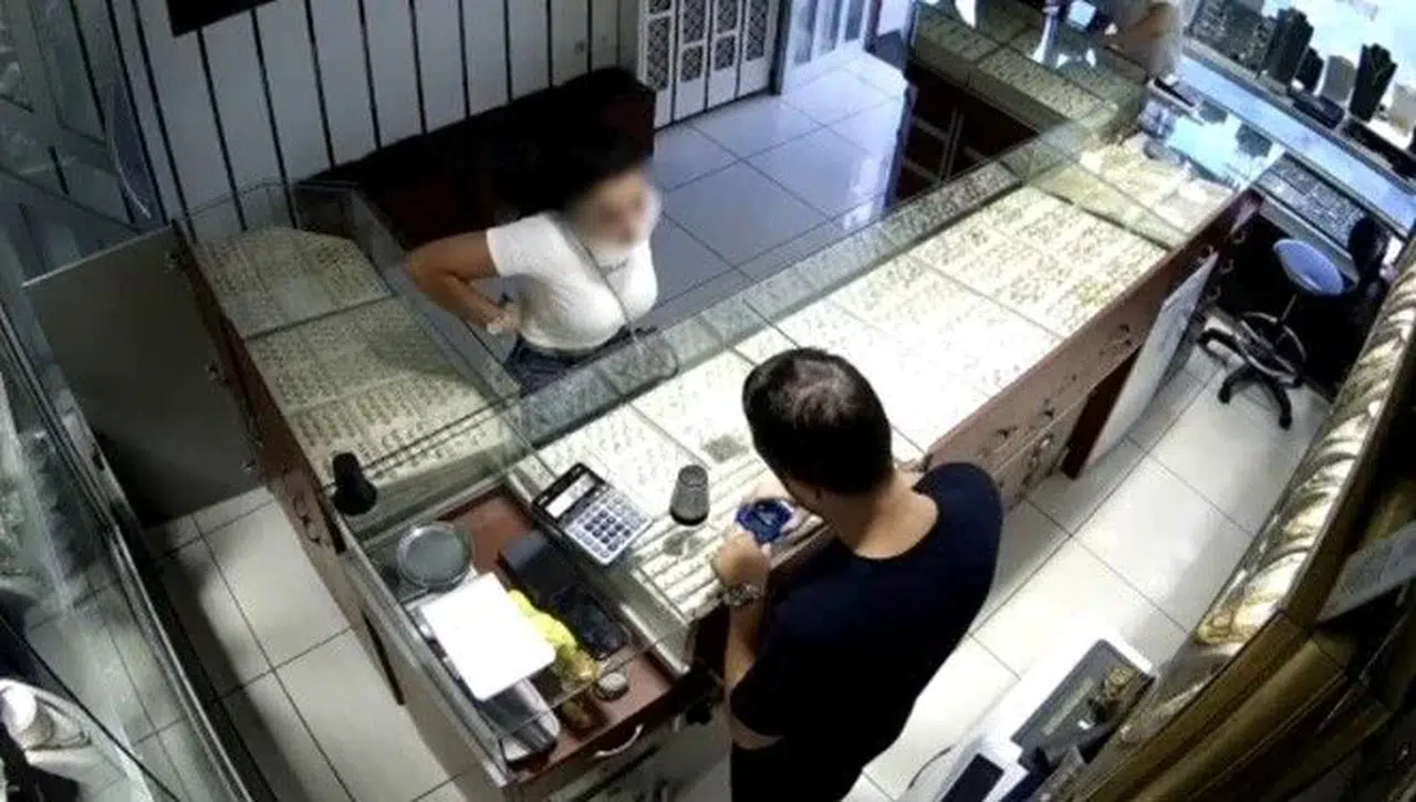 Bu da QR'lı dolandırıcılık, hem de arkadaşını