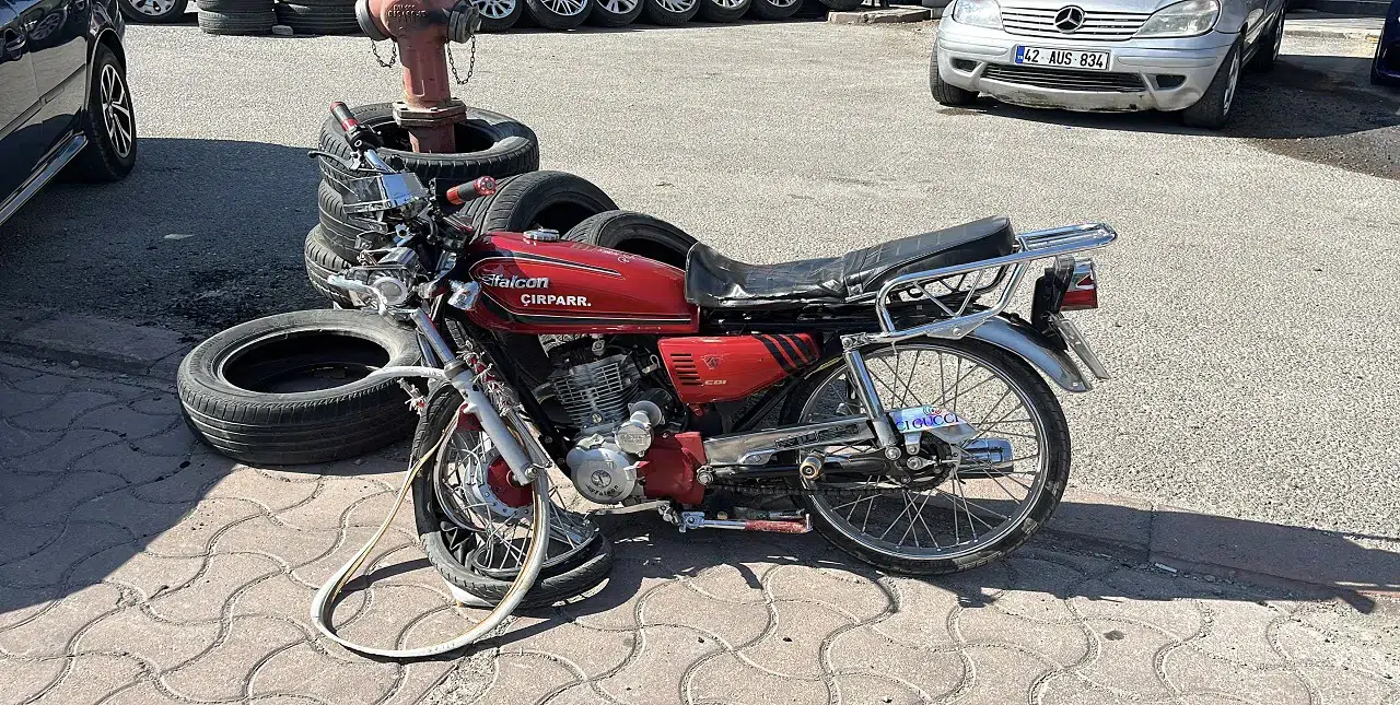 Konya'da motosiklet pert oldu