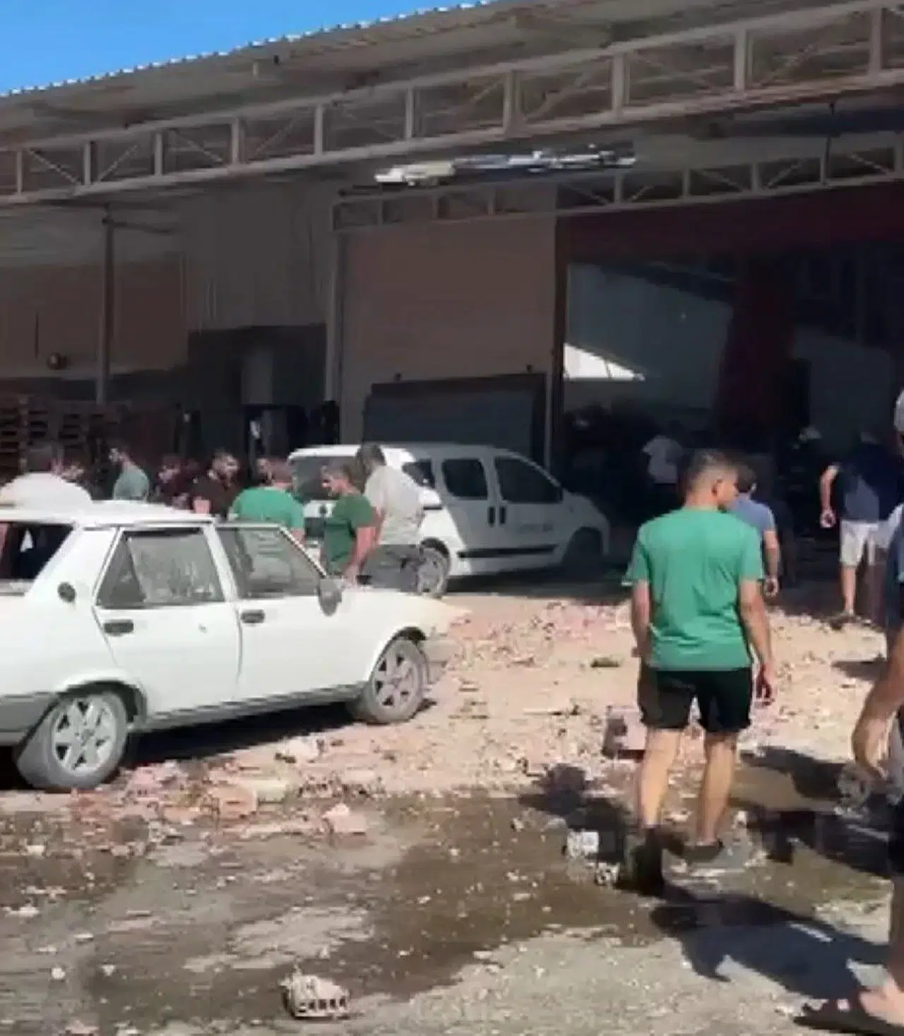 Toptancı halinde patlama: Yaralılar var