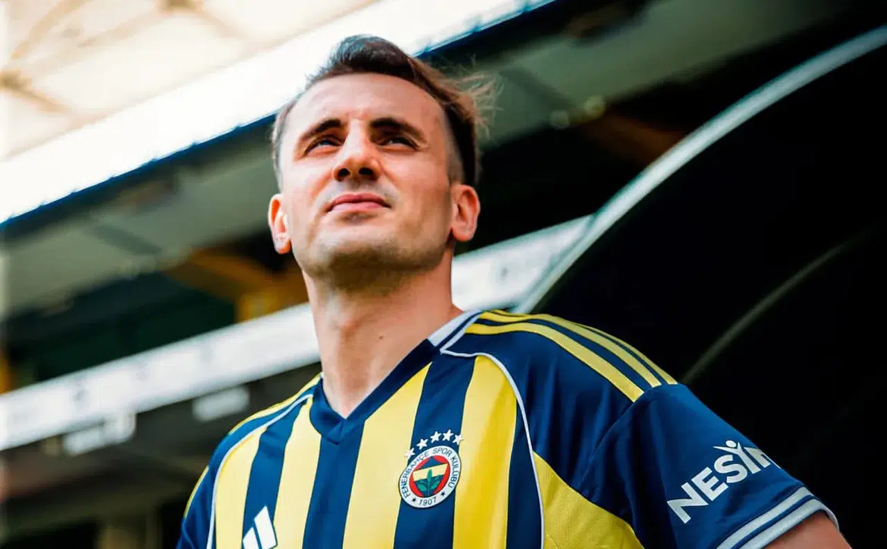 Fenerbahçe, Kerem Aktürkoğlu ile 4 yıllık anlaşma sağladı