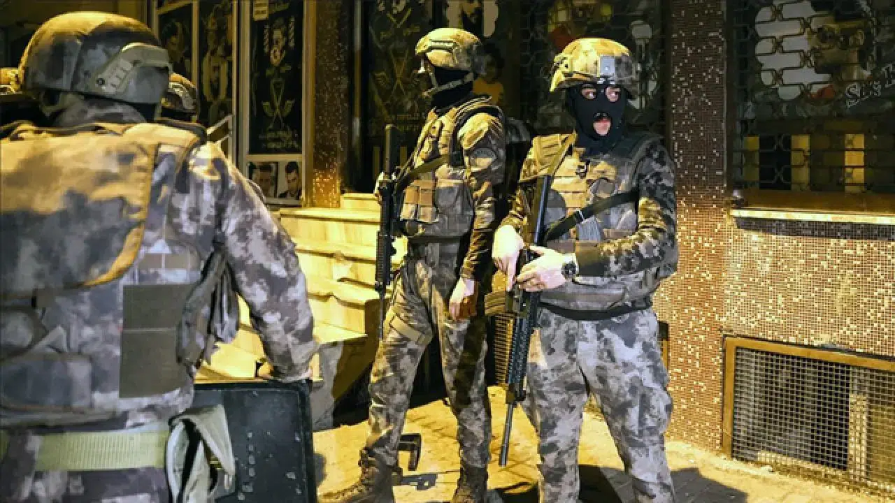 FETÖ'nün Dışişleri yapılanmasına operasyon: 15 gözaltı