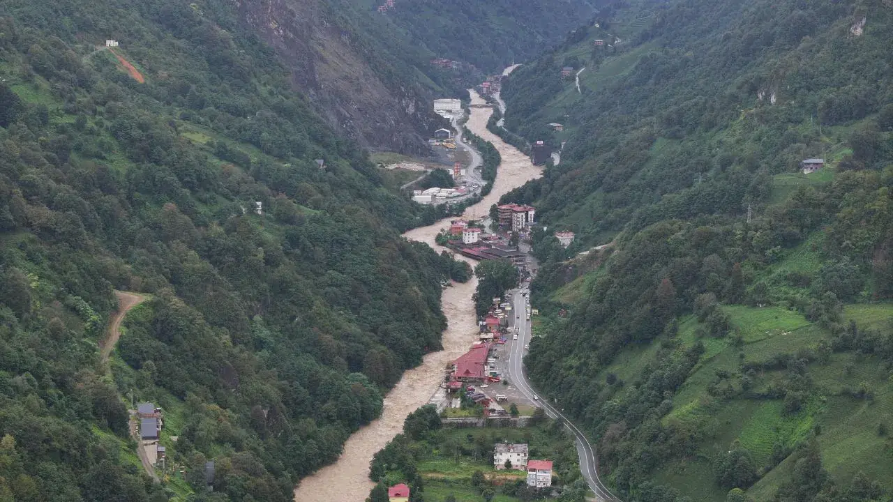 4 il için sel ve heyelan tehlikesi sürüyor: AFAD uyardı