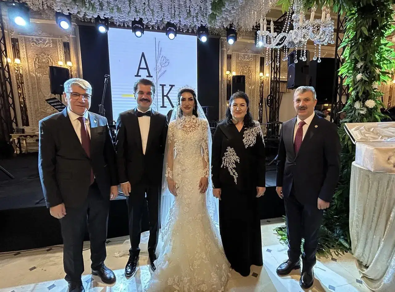 Siyaset camiası Konya'ya akın etti! Erdem ailesinin mutlu günü