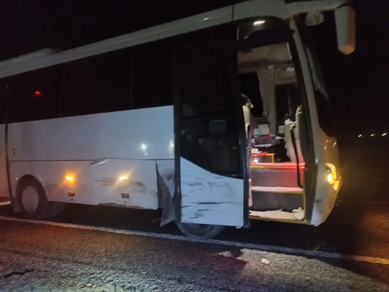 Konya'da midibüs ile otomobil çarpıştı: Yaralılar var