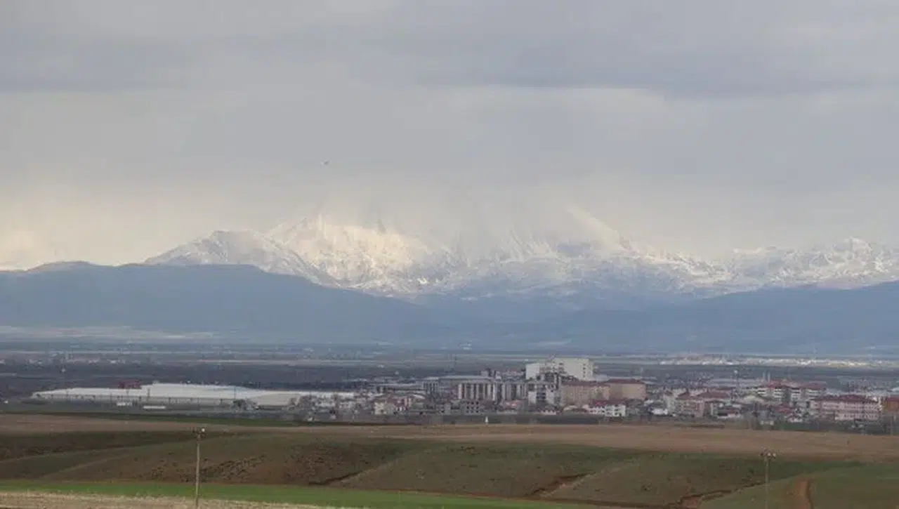Ermenistan'dan Ağrı Dağı'ndan vazgeçti: O sembol kaldırıyor