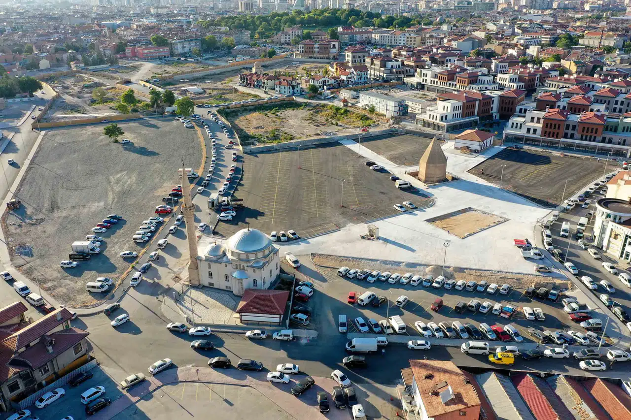 Konya'nın merkezine devasa otopark yapıldı: Trafik rahatlayacak