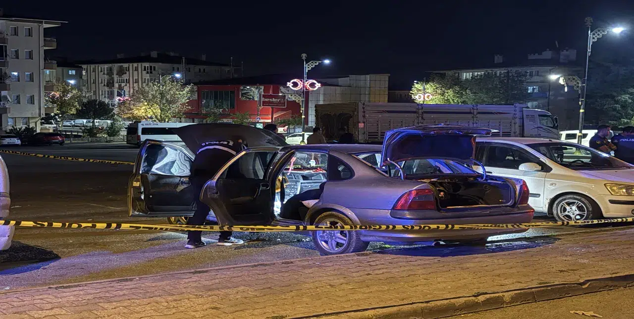 Otomobilde çakmak patladı: Felaket yaşandı