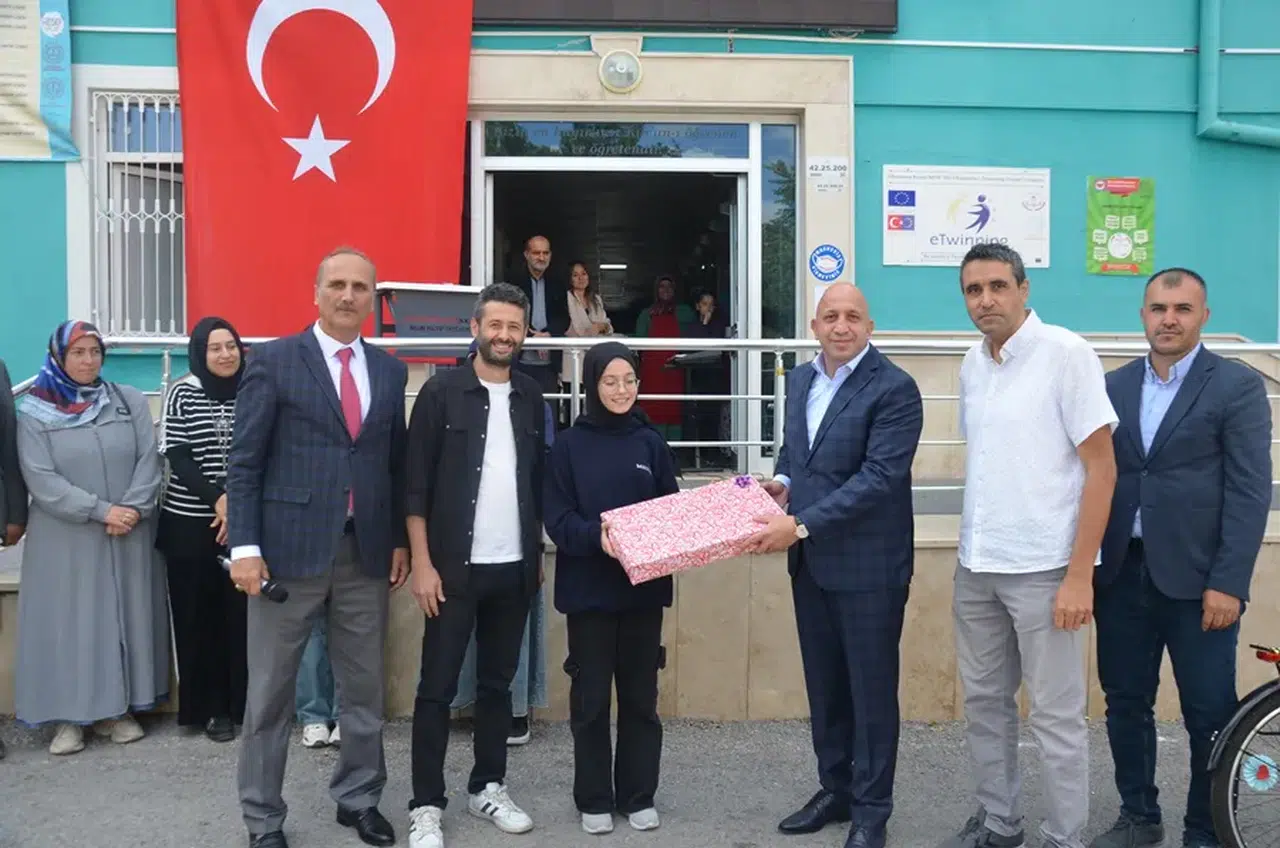 Celalettin Hakan Katırcı İmam Hatip Ortaokulunda ödül töreni düzenlendi