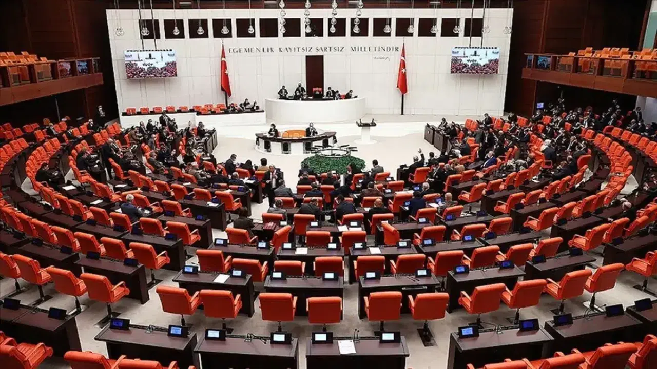 En düşük emekli aylığı 20 bin lira oldu: Düzenleme TBMM'de kabul edildi