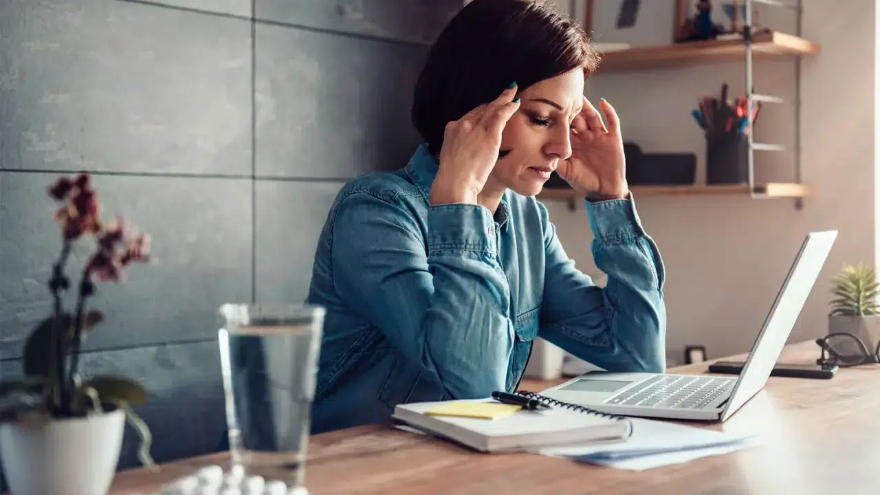 Dijital baş ağrısı:  Bilgisayar başındakiler için 20 dakika detoksu