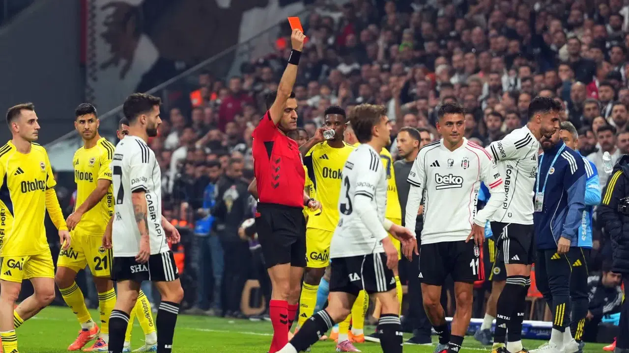 Süper Lig’de ilk devrede 676 sarı, 38 kırmızı kart çıktı