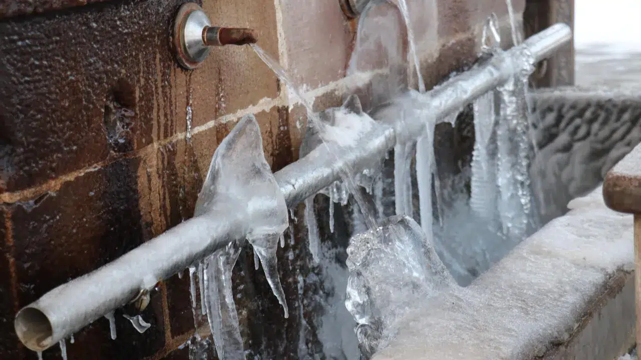 Konya'da çeşmeler dondu! Kritik uyarı ise sayaçlara geldi