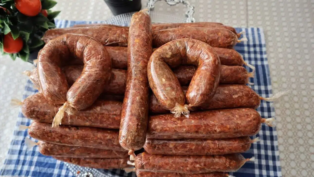 Evde sucuk yapmak hesaplı mı: Enflasyonu yenen kırmızı etli sucuk