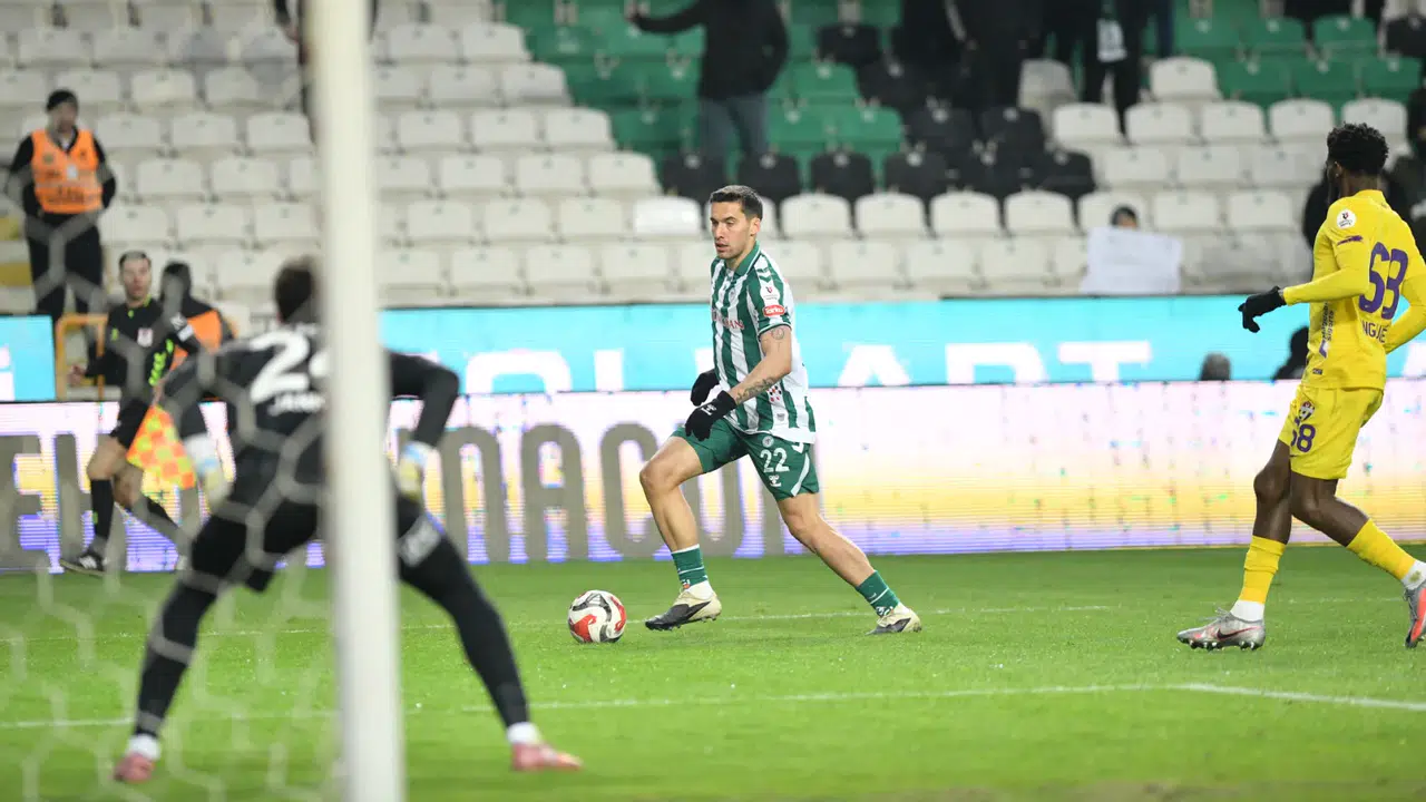 Konyaspor transferleri kritik maça da yetiştiremedi: 20 gün oldu