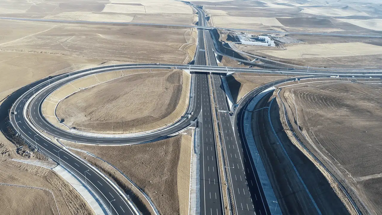 Konya ile birlikte 3 şehri bağlıyor: Yol projesine 46 Milyar TL'lik yatırım