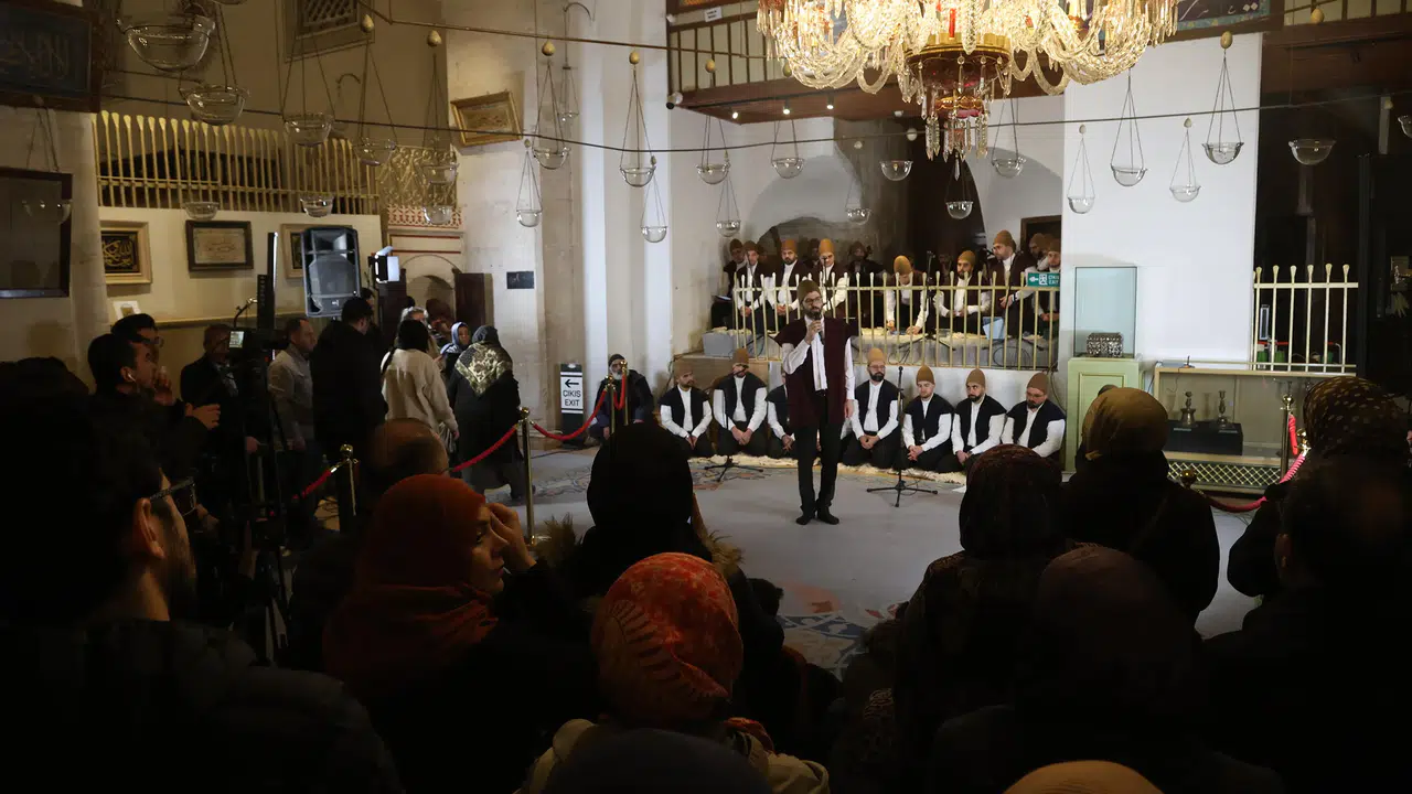 100 yıl sonra Konya'ya geldi: Mirâciye vatandaşlarla buluştu