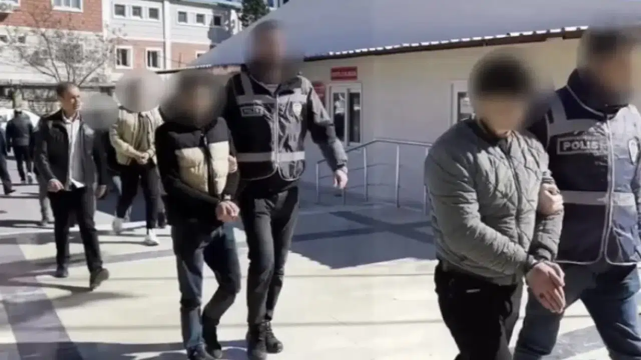 BİMCELL, PTTCELL ve İZBAN ile 313 milyon liralık vurgun