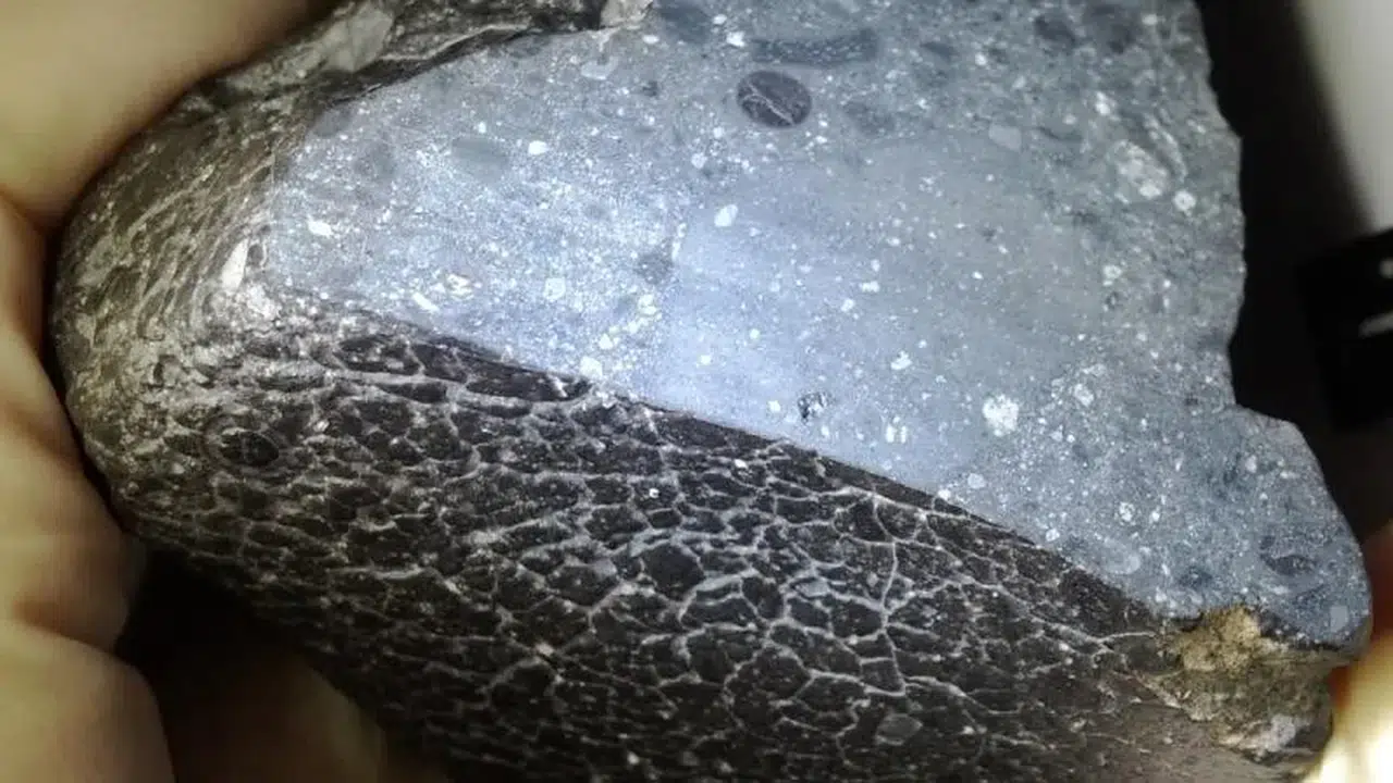 Mars’tan geldi: 4,5 milyar yıllık göktaşında su izi