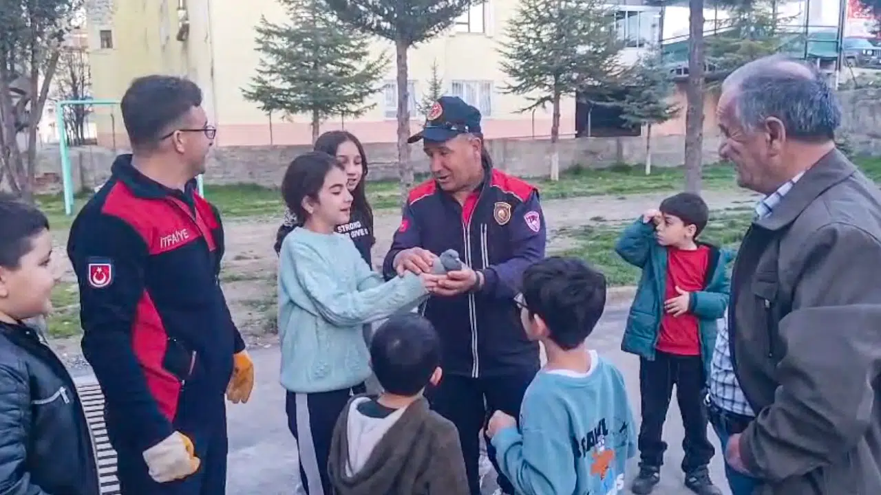 İtfaiyeden güvercin operasyonu: En çok çocuklar mutlu oldu