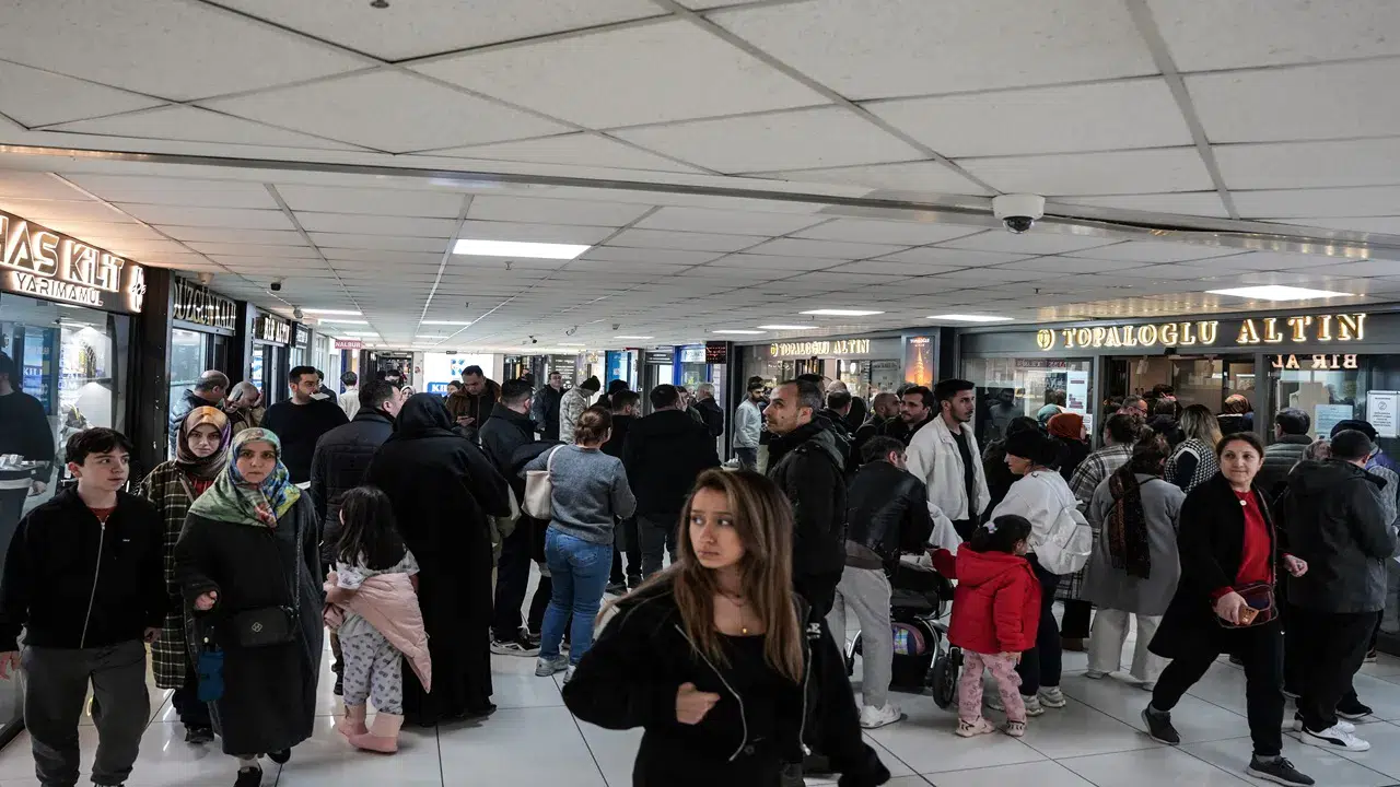 Altına hücum: Fiyat düştü kuyumcularda gram altın kalmadı