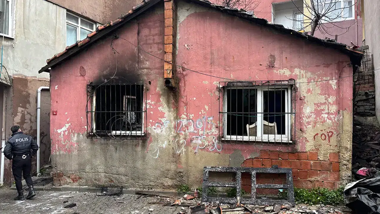 Gecekondu yangınındaki acı tesadüf: Genç adam sosyal medyasında bu fotoyu paylaşmış