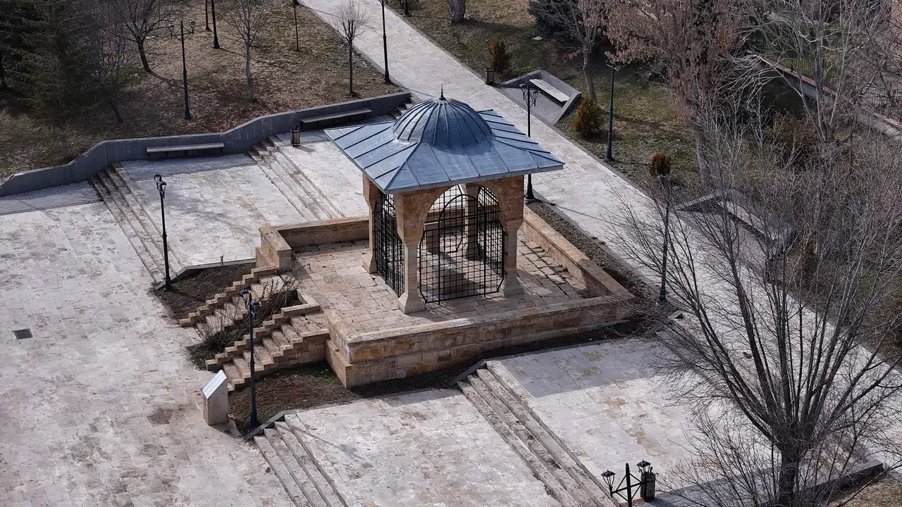 Konya'dan Erzurum'a kadar herkes bu ismi biliyor: Kadı Burhaneddin