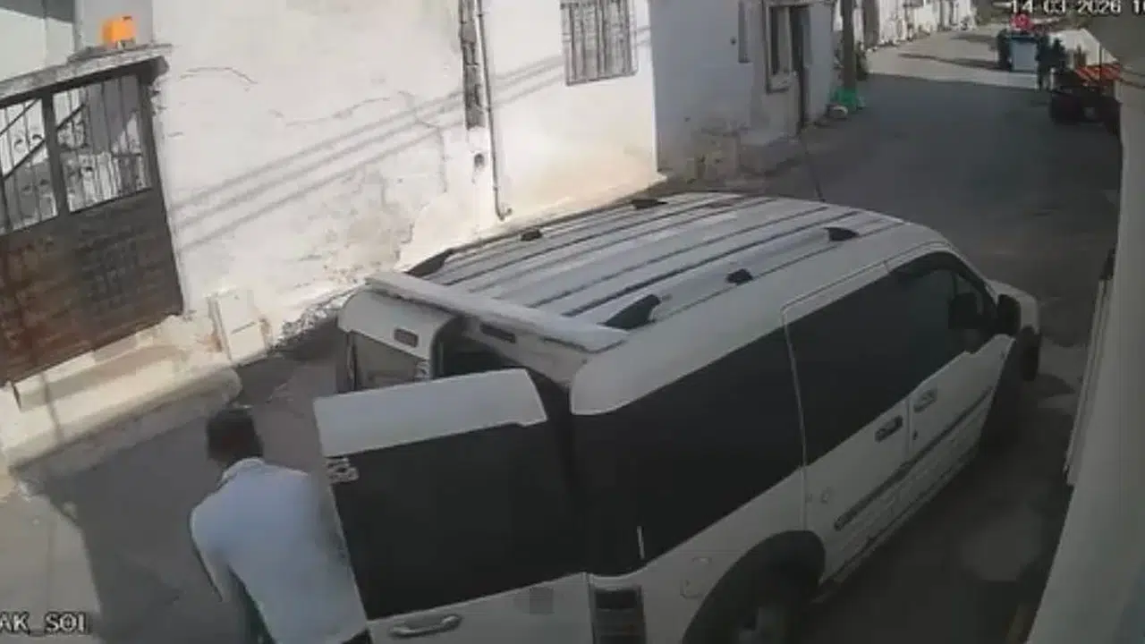 Hırsızlar  Parayı hesaba atacağız  dediler: 295 kilo zeytinyağını çaldılar