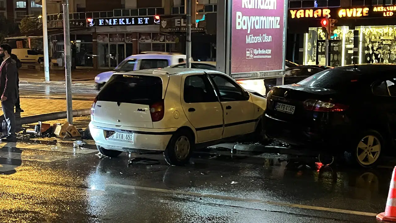 Konya'da gece yarısı feci kaza: Ortalık savaş alanına döndü yaralılar var
