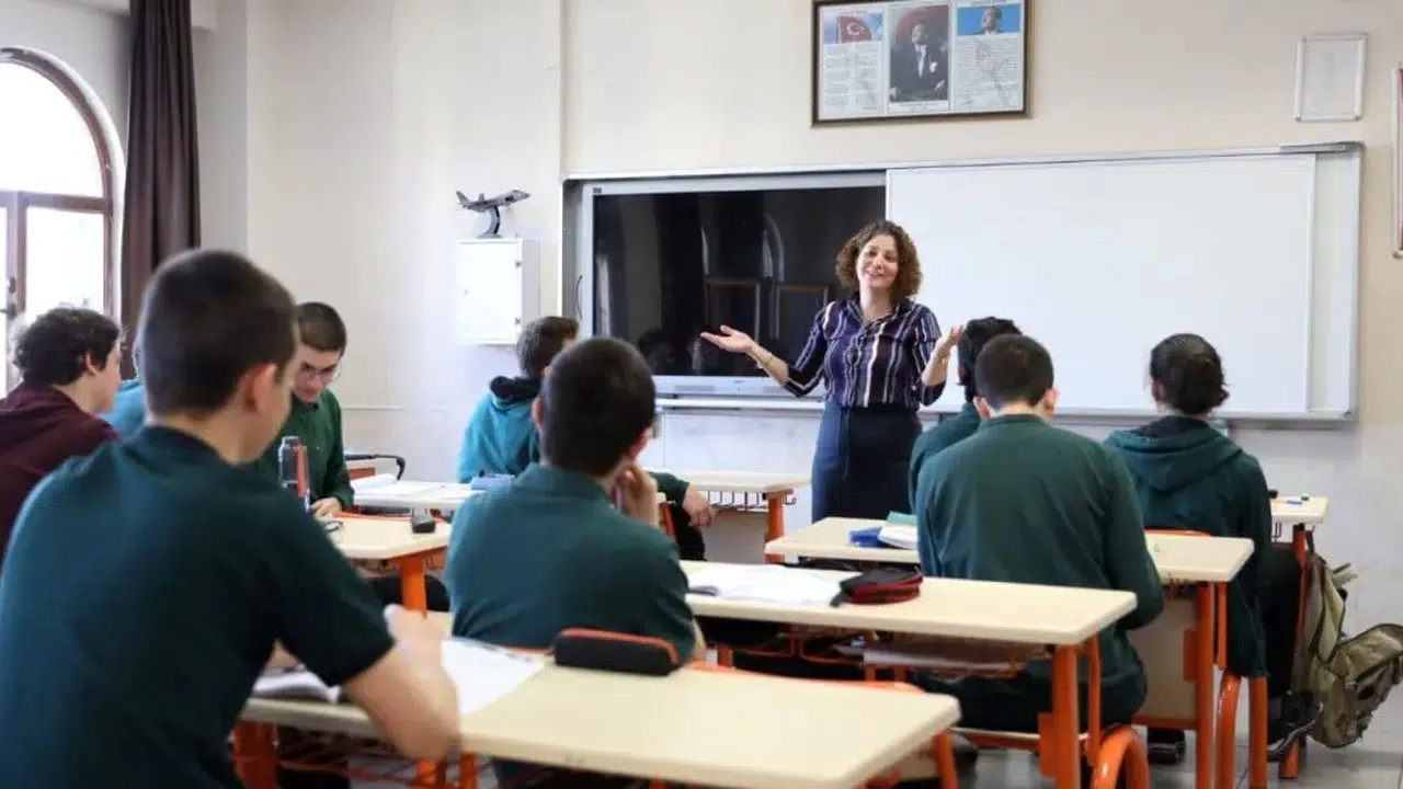 Öğretmenlerin atama ve yer değiştirme takvimi açıklandı