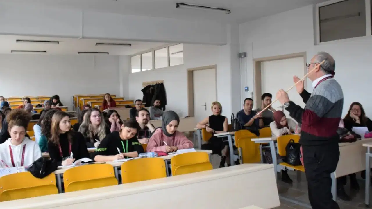 MEB’den yeni yönetmelik: Öğretmen atamalarında köklü değişiklik