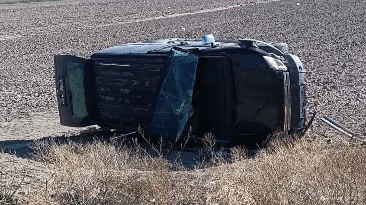 Konya'da kamyonet kavşakta devrildi: Kazada 4 kişi yaralandı