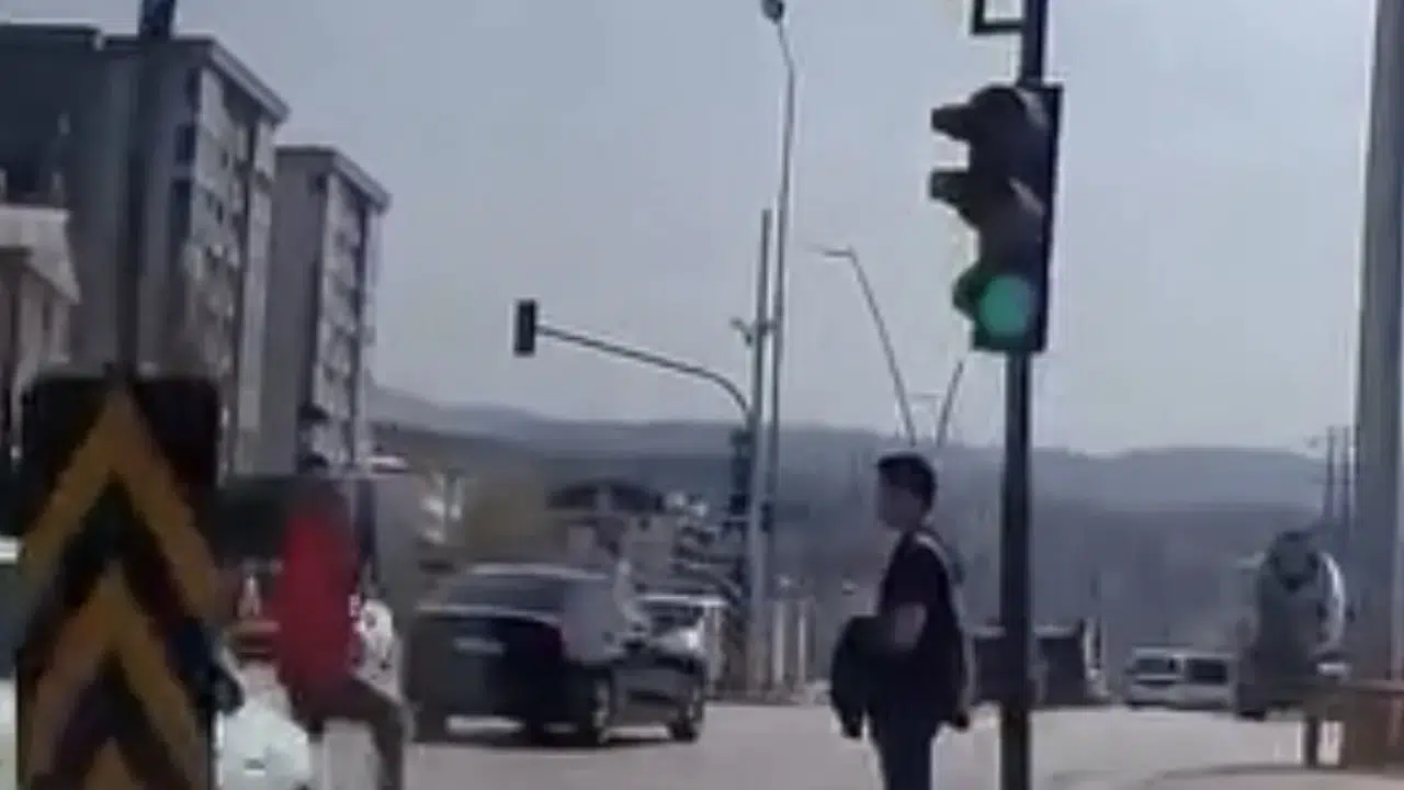 Faciayla böyle burun buruna geldi: Bir adımı hayatını kurtardı